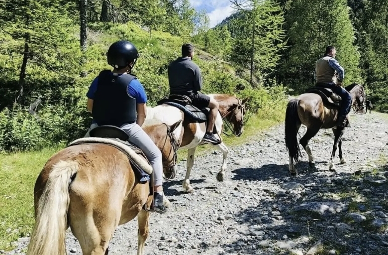 Passeggiata a cavallo